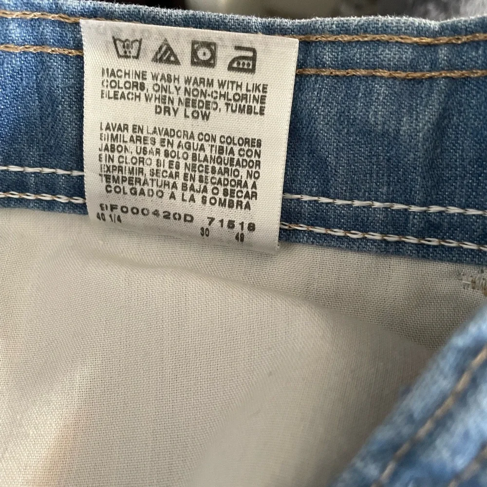 Wrangler 100% Cotton Men’s 40x 30 Light wash Straight leg Denim Jeans